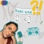 Lenas Kopf, die Kaki Figuren unter einem Banner mit der Aufschrift "Kaki und...", ein Mikro, ein Radio und recht groß und auffällig ein Frage- und ein Ausrufezeichen